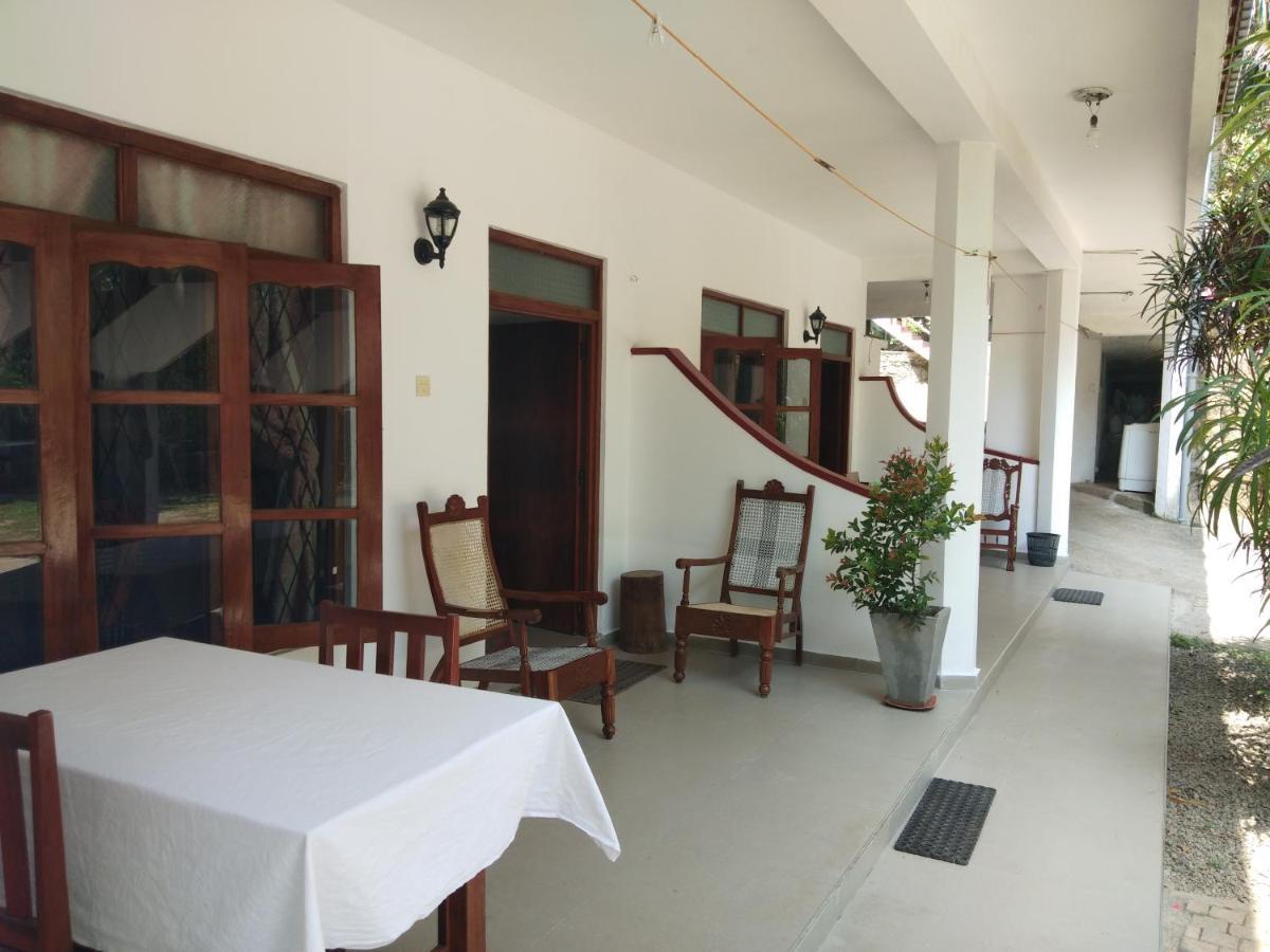 Rock House Hotel Unawatuna Kültér fotó