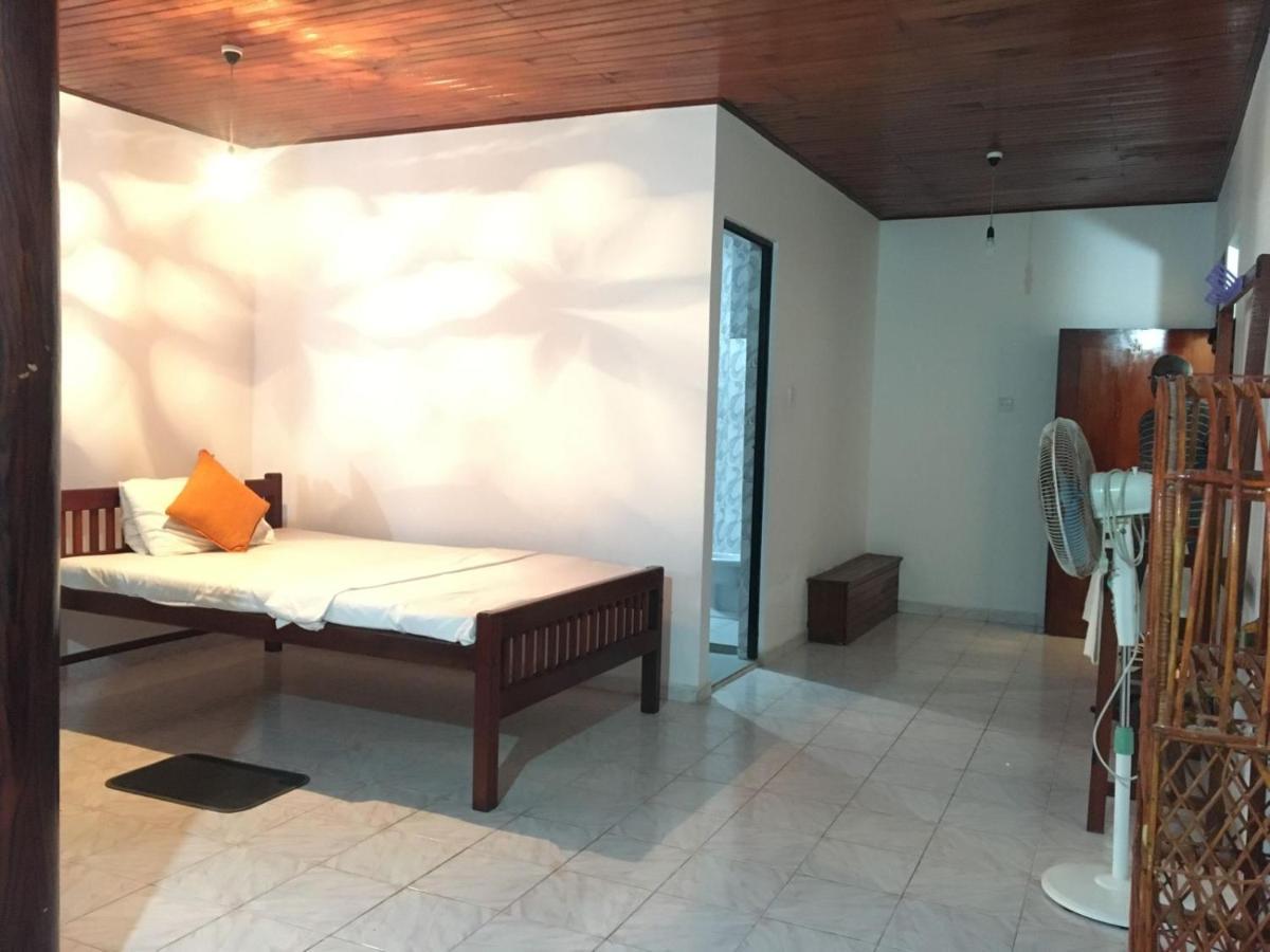 Rock House Hotel Unawatuna Kültér fotó