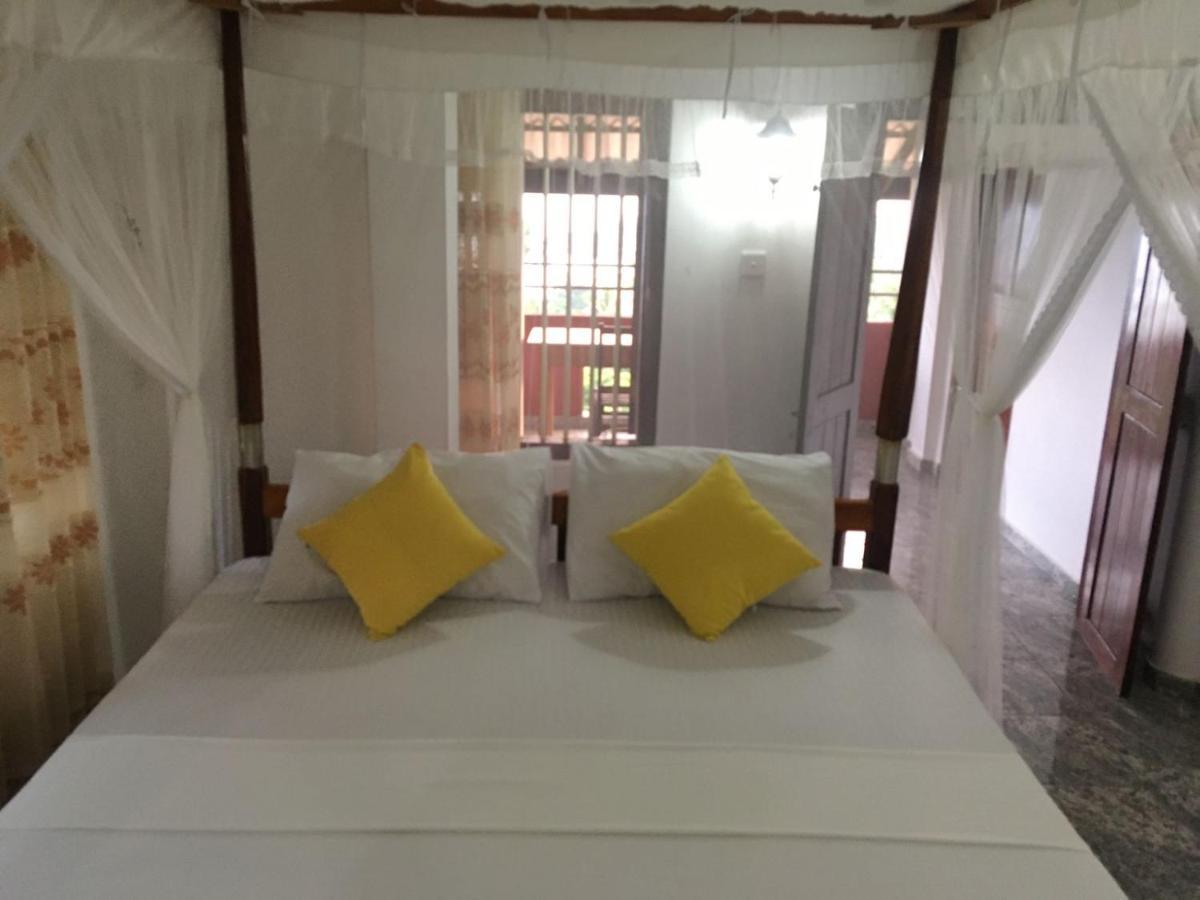 Rock House Hotel Unawatuna Kültér fotó