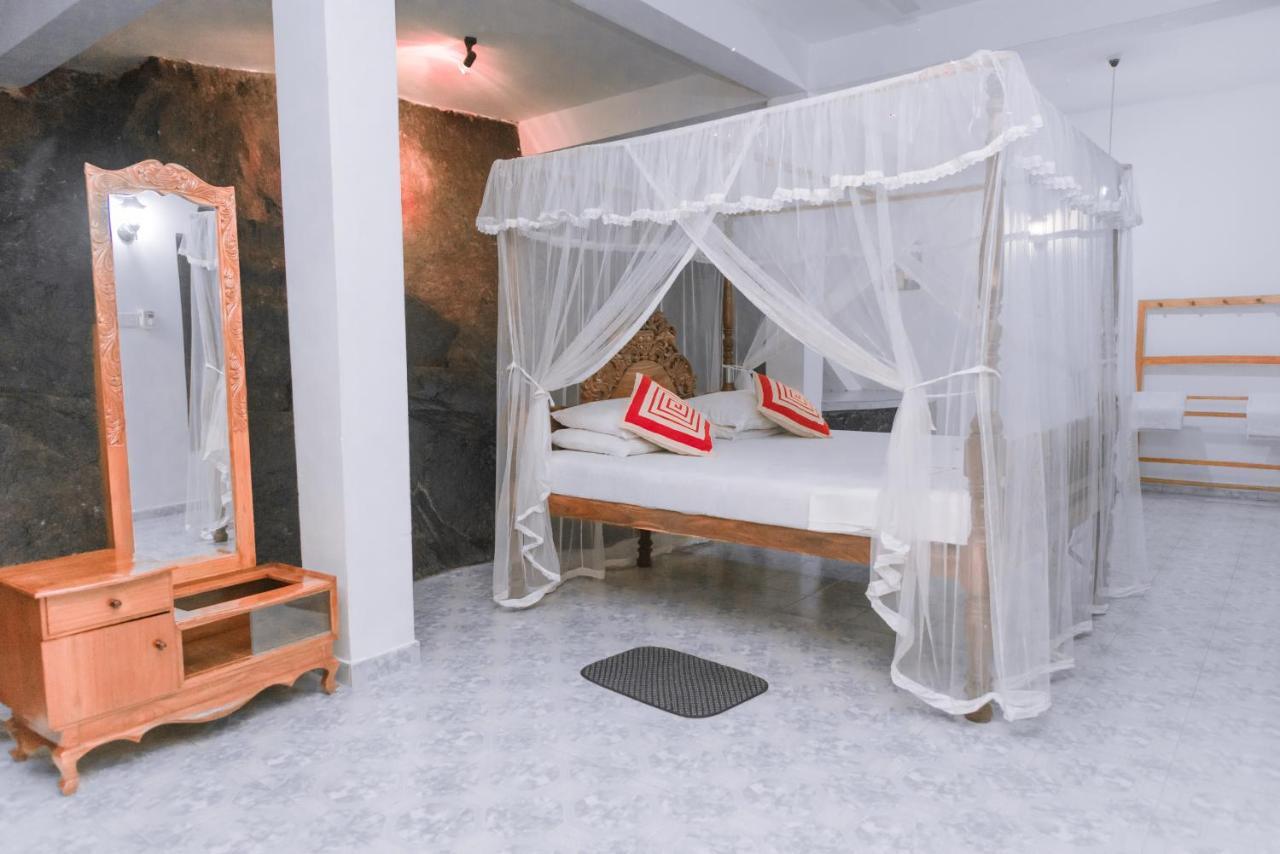 Rock House Hotel Unawatuna Kültér fotó