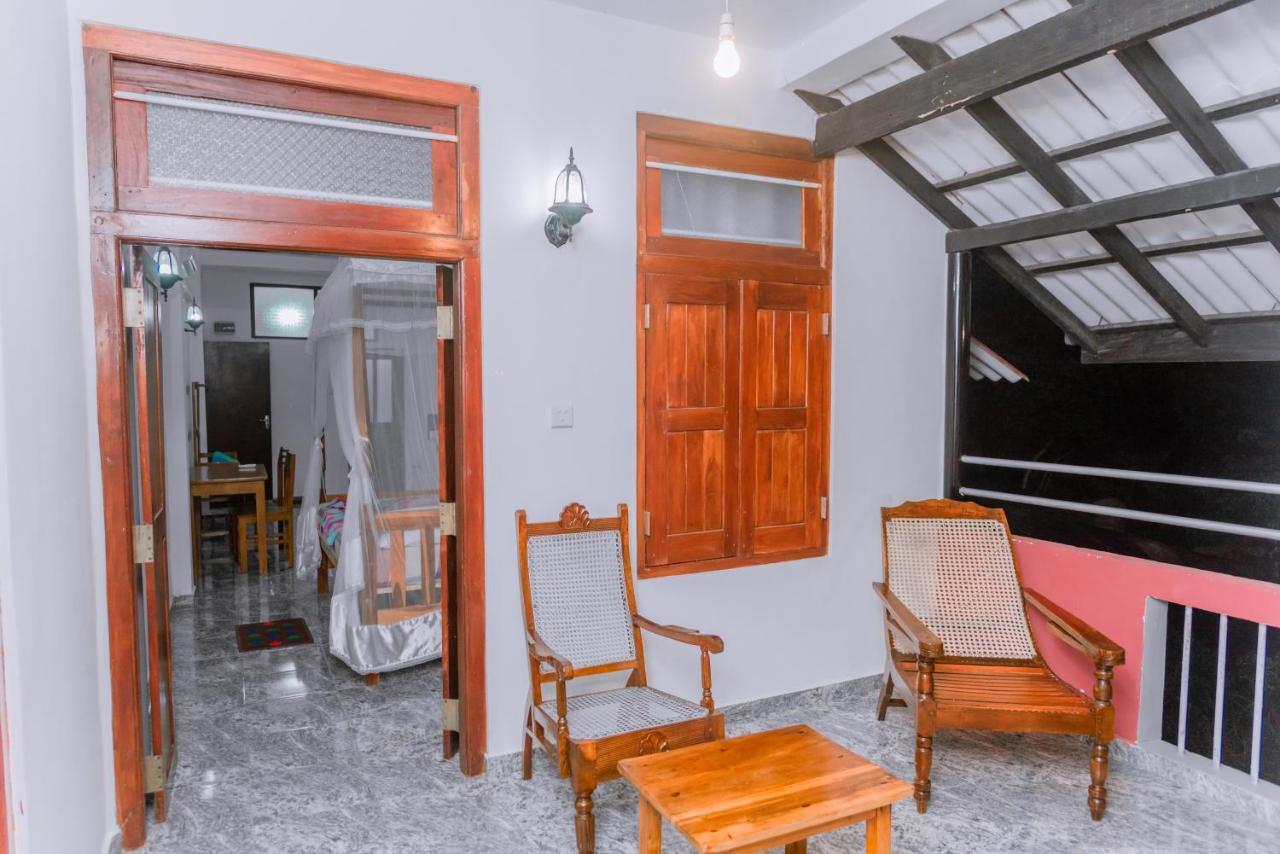 Rock House Hotel Unawatuna Kültér fotó